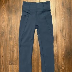 navy lululemon cropped leggings with pockets